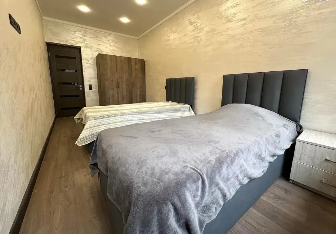 3 bedroom apartment for rent Yekmalyan St, Center Yerevan, 161572