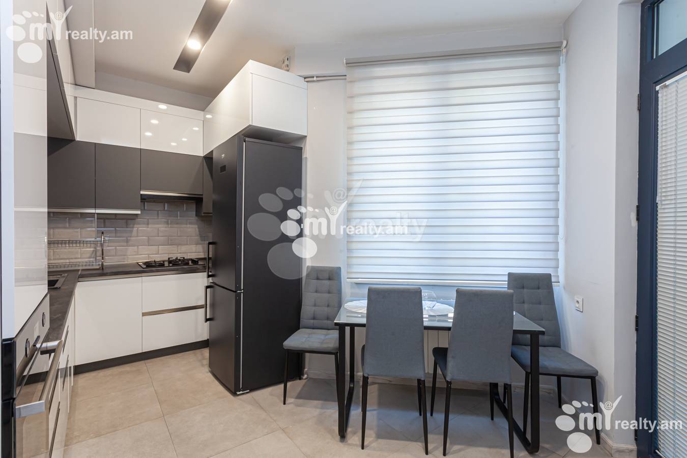 3 bedroom apartment for rent Antarayin St, Center Yerevan, 151305
