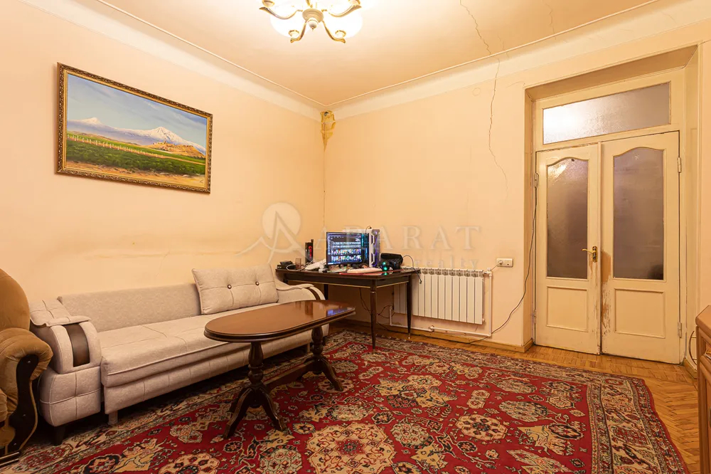 bnakaran/3-senyakanoc/Tigran+Mets+Ave/Center/Yerevan