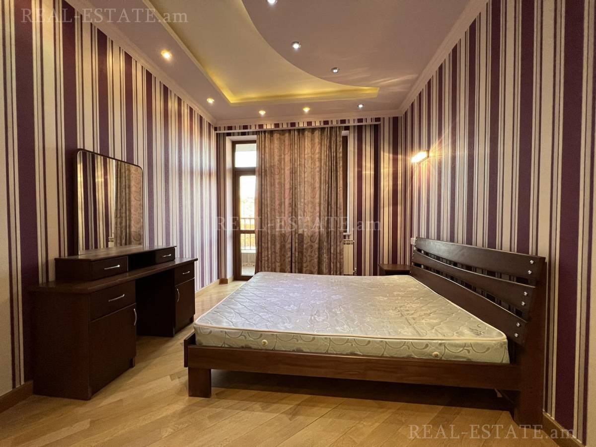 3 bedroom apartment for rent Sayat-Nova Ave, Center Yerevan, 126506