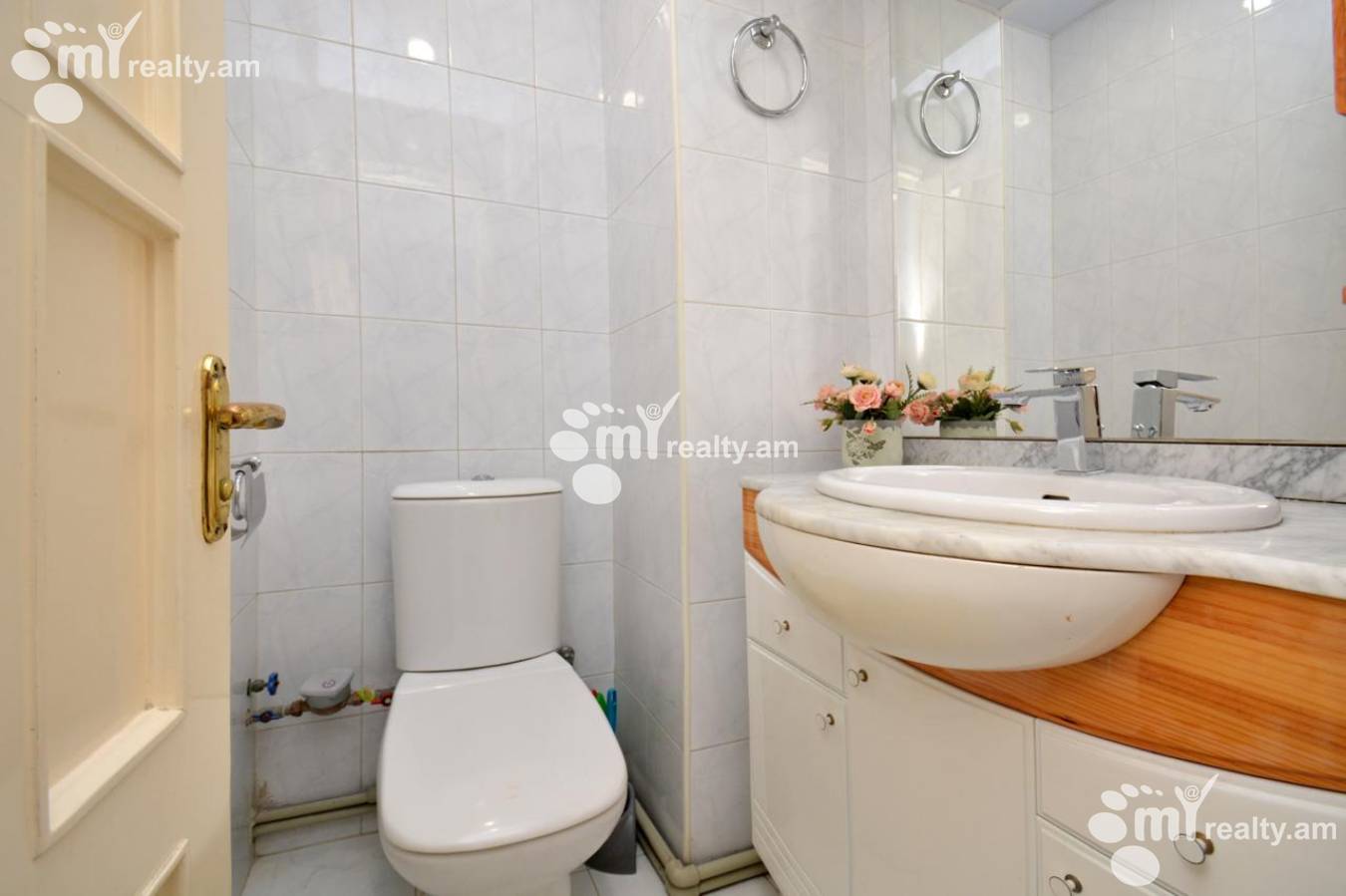 3 bedroom apartment for rent Sayat-Nova Ave, Center Yerevan, 158025