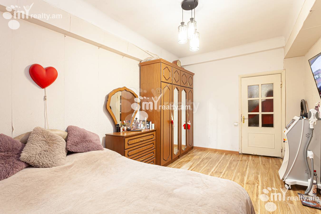 Купить 3 комнатную квартиру Нар Дос ул, Центр Ереван, 154480