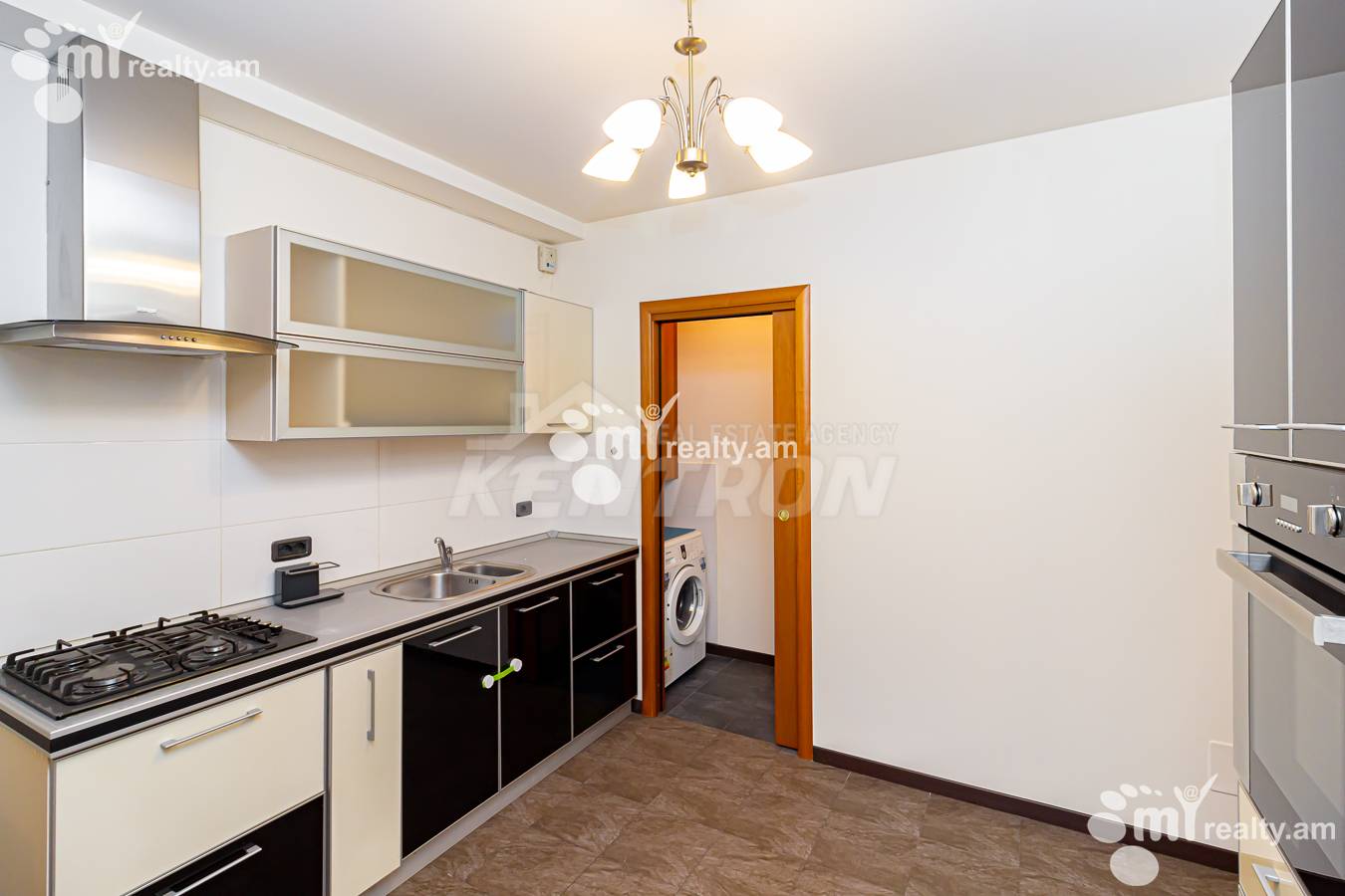 3 bedroom apartment for rent Vazgen Sargsyan St, Center Yerevan, 153246