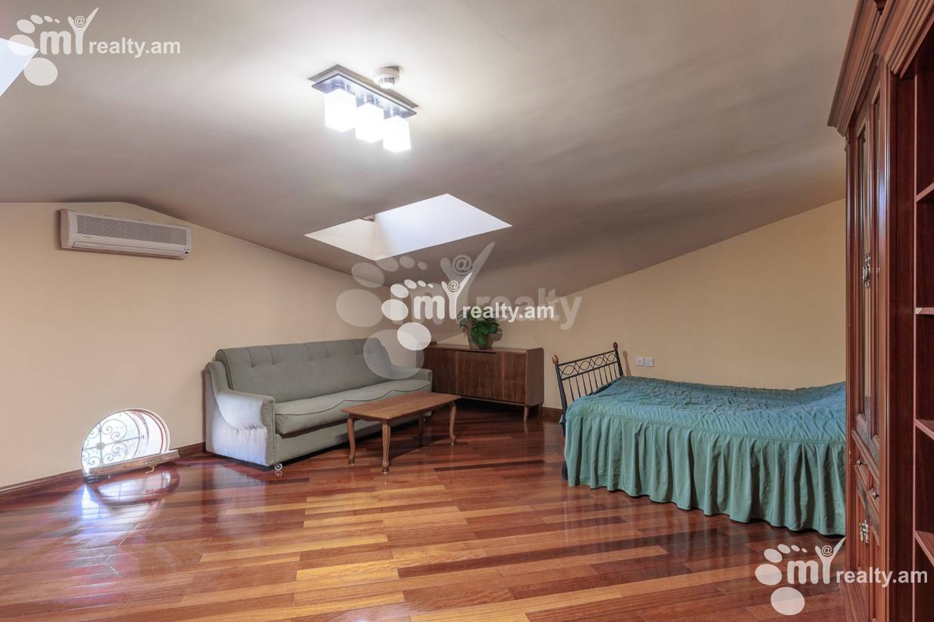 Купить 6 комнатную квартиру Таманян ул, Центр Ереван, 156195