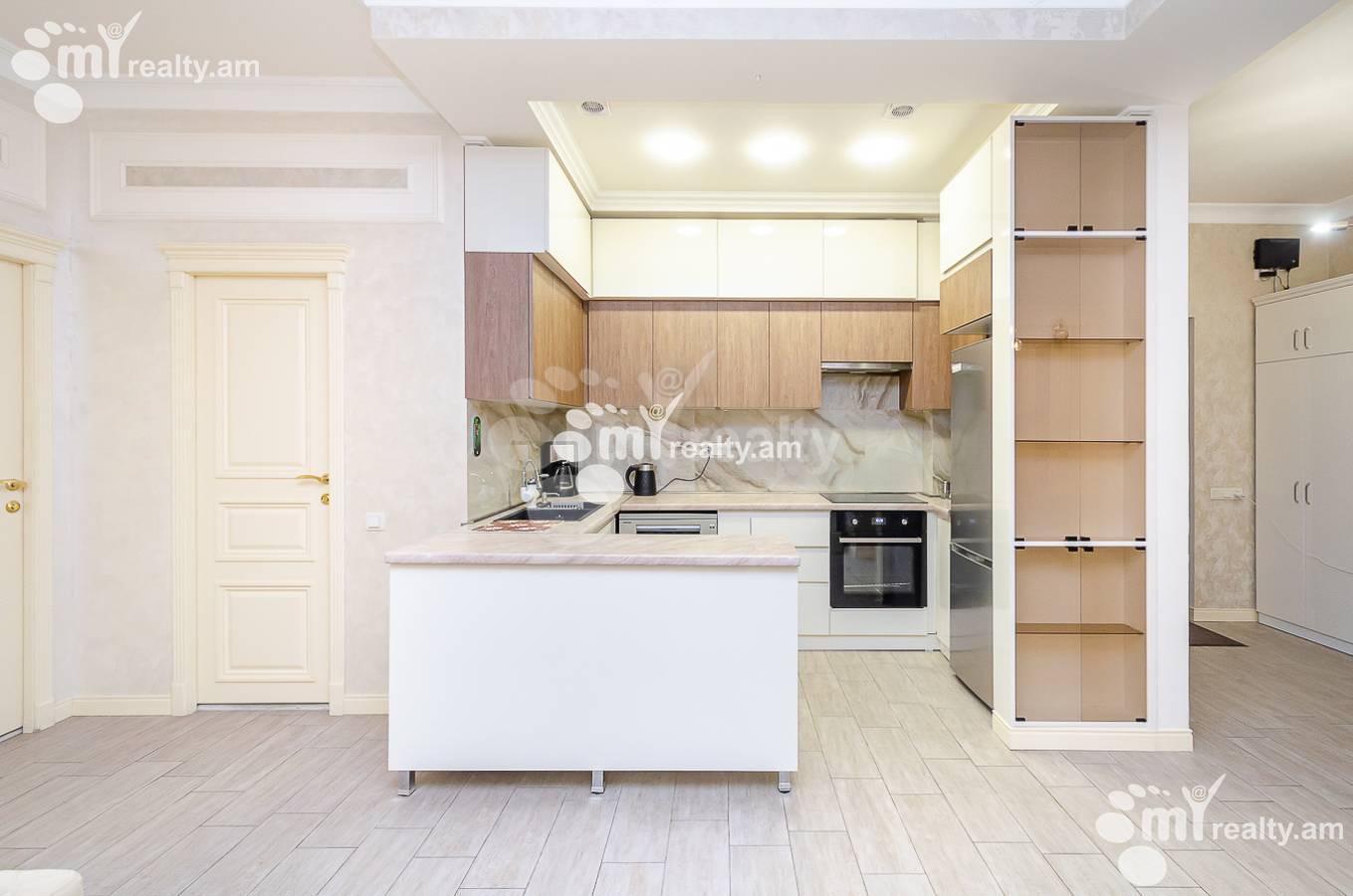 3 bedroom apartment for rent Amiryan St, Center Yerevan, 151212