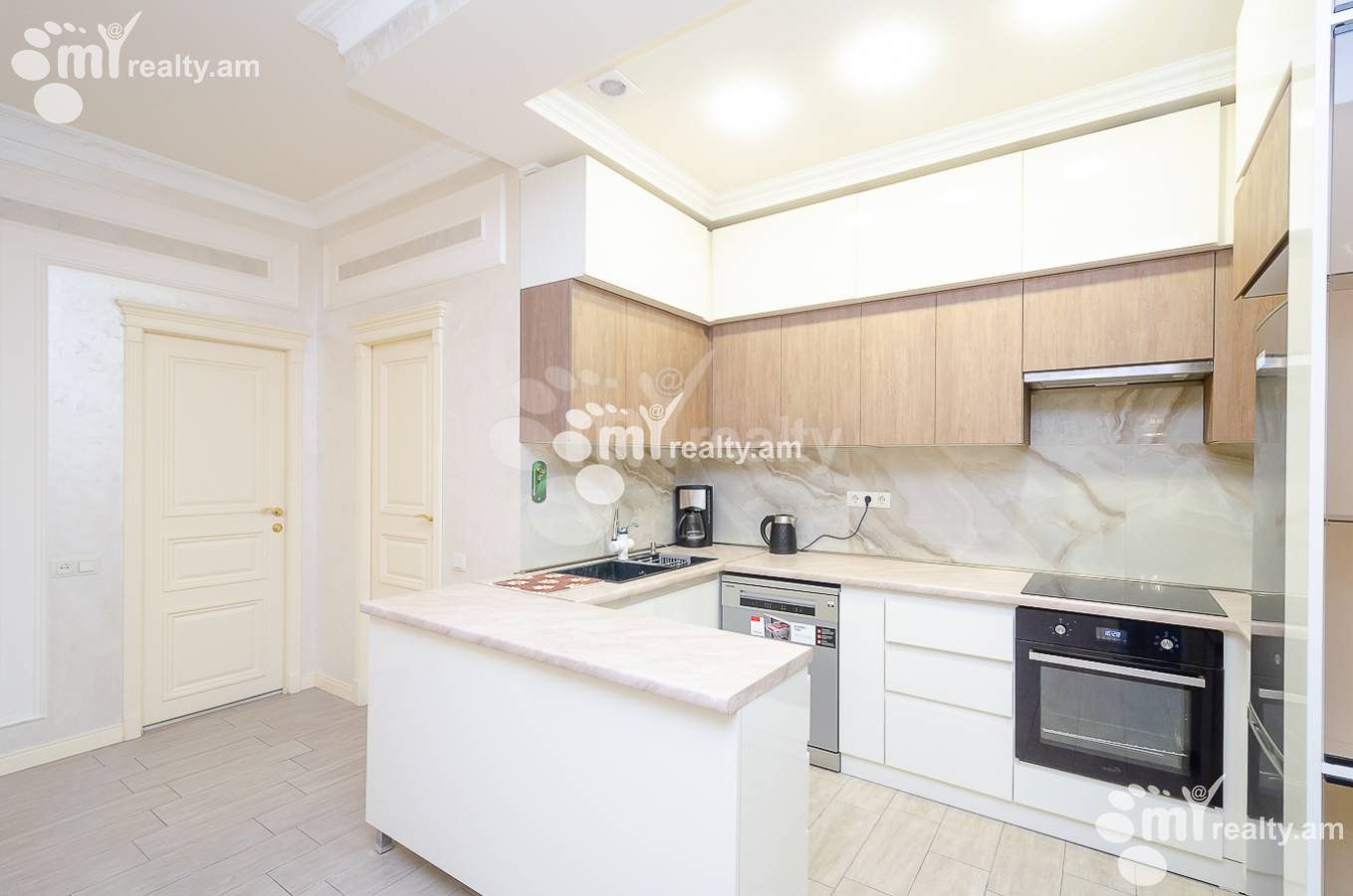 3 bedroom apartment for rent Amiryan St, Center Yerevan, 151212