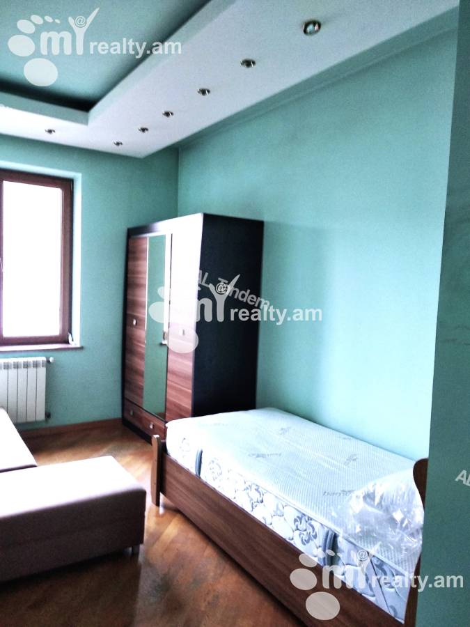 Купить 4 комнатную квартиру Саят-Нова пр, Центр Ереван, 125725