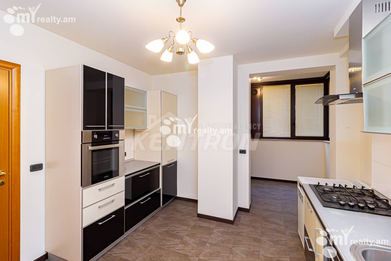 3 bedroom apartment for rent Vazgen Sargsyan St, Center Yerevan, 153246