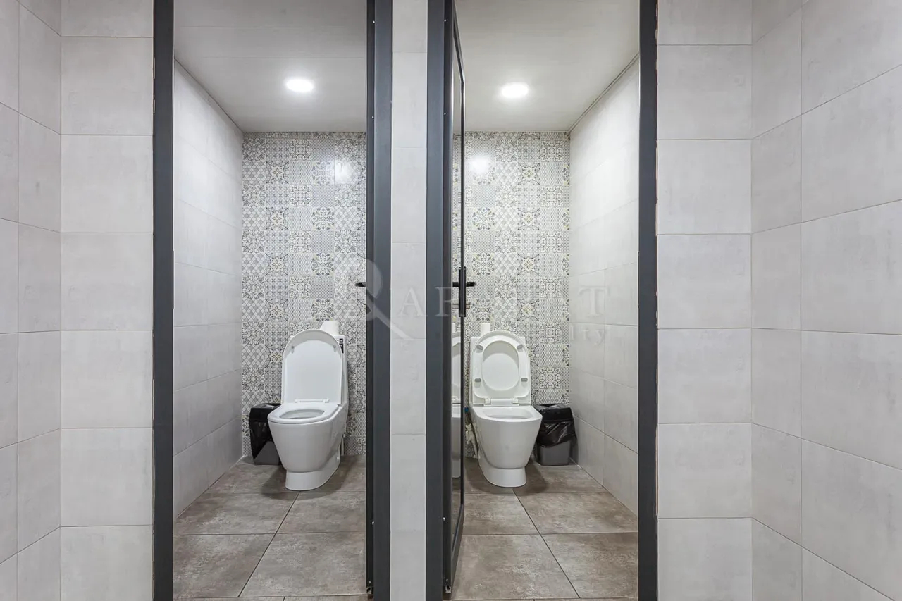 Commercial for sale خیابان کومیتاس, عربگیر ایروان, 157408