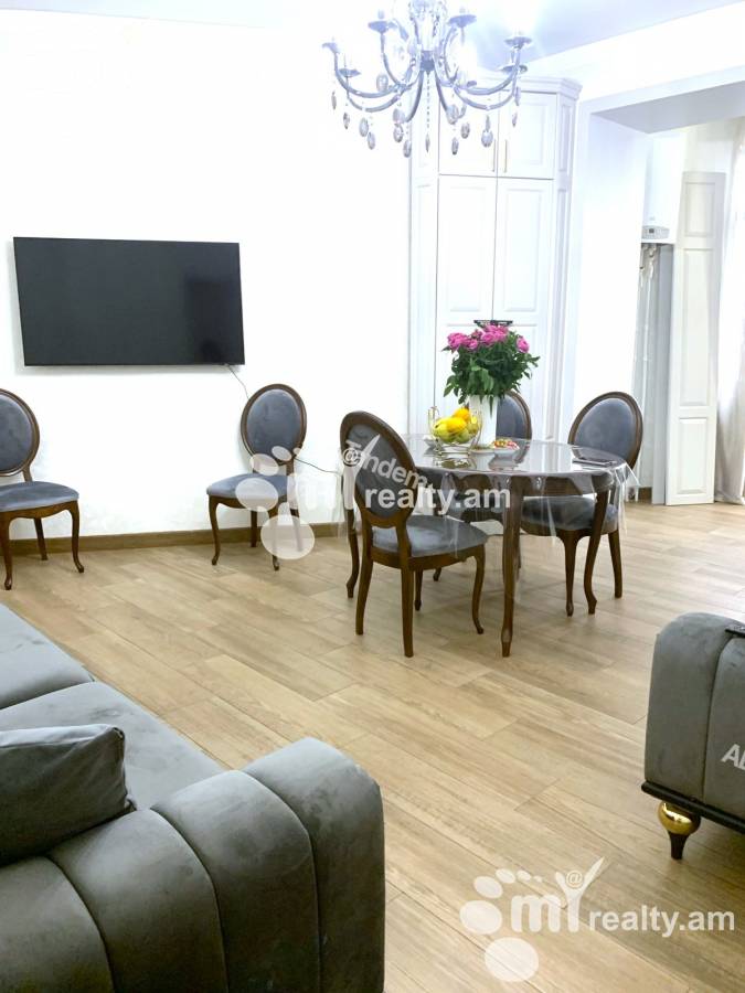 Купить 3 комнатную квартиру Вардананц ул, Центр Ереван, 143105