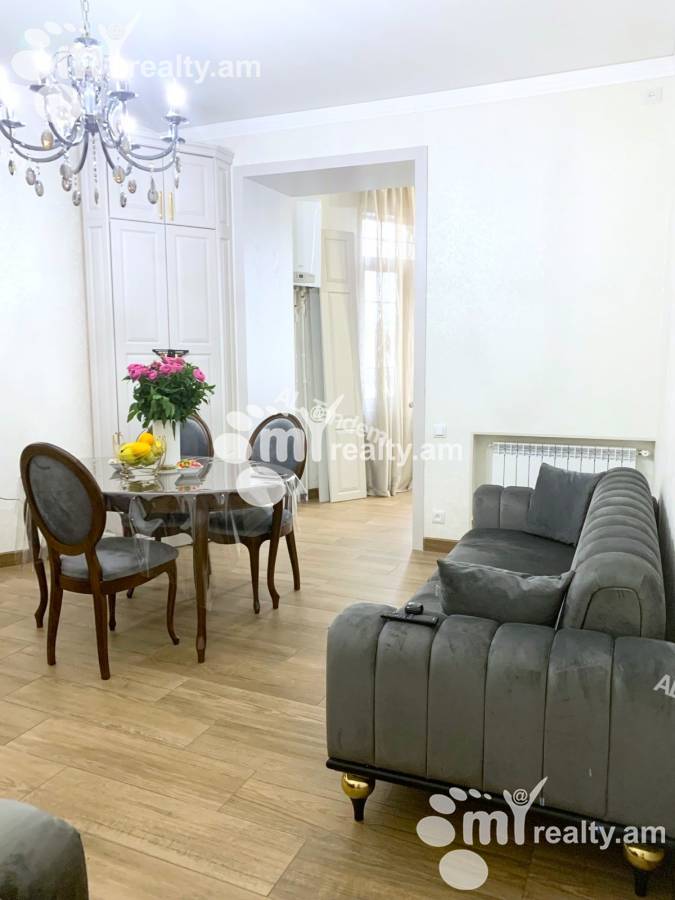 Купить 3 комнатную квартиру Вардананц ул, Центр Ереван, 143105