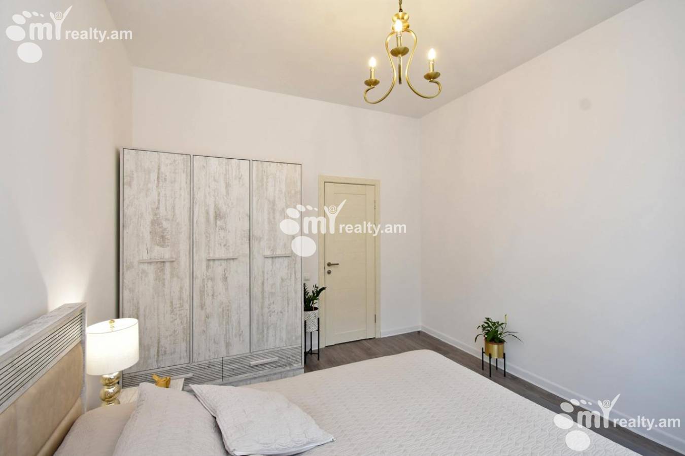 3 bedroom apartment for rent Nalbandyan St, Center Yerevan, 151383