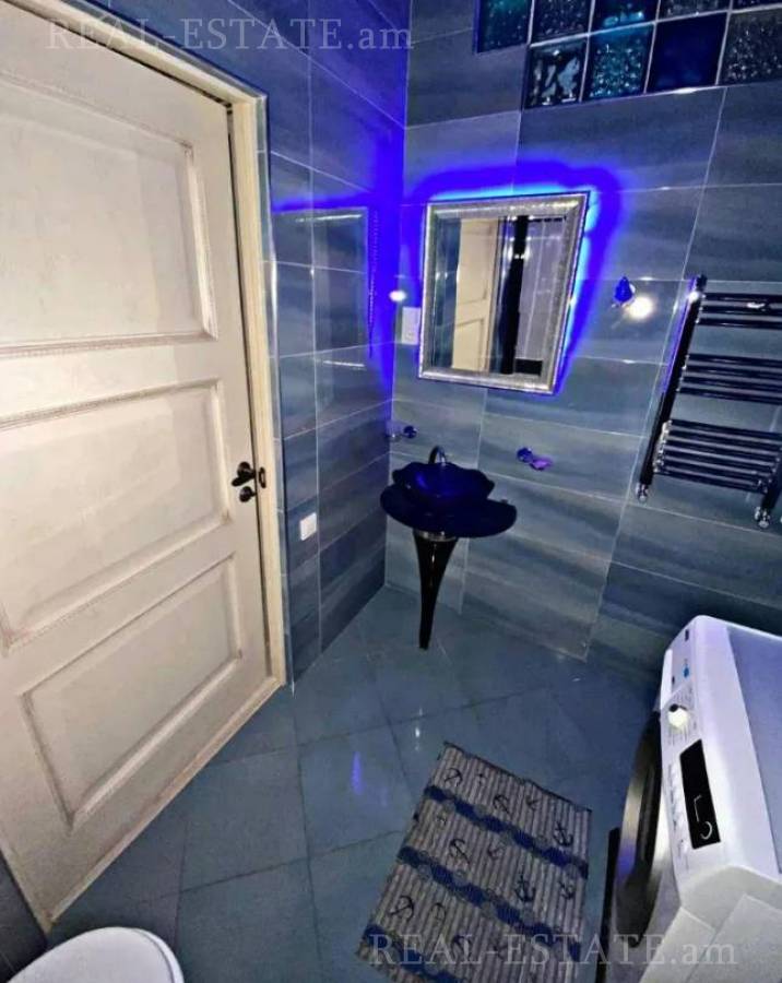 3 bedroom apartment for sale خیابان ابوویان, مرکز شهر ایروان, 135779