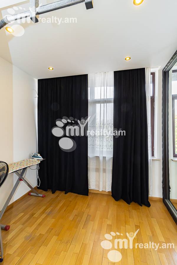 3 սենյականոց բնակարան  Մաշտոցի պող, Կենտրոն Երևան, 153759