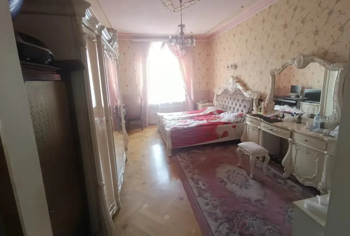 4 bedroom apartment for sale Vardanants St, Center Yerevan, 161094