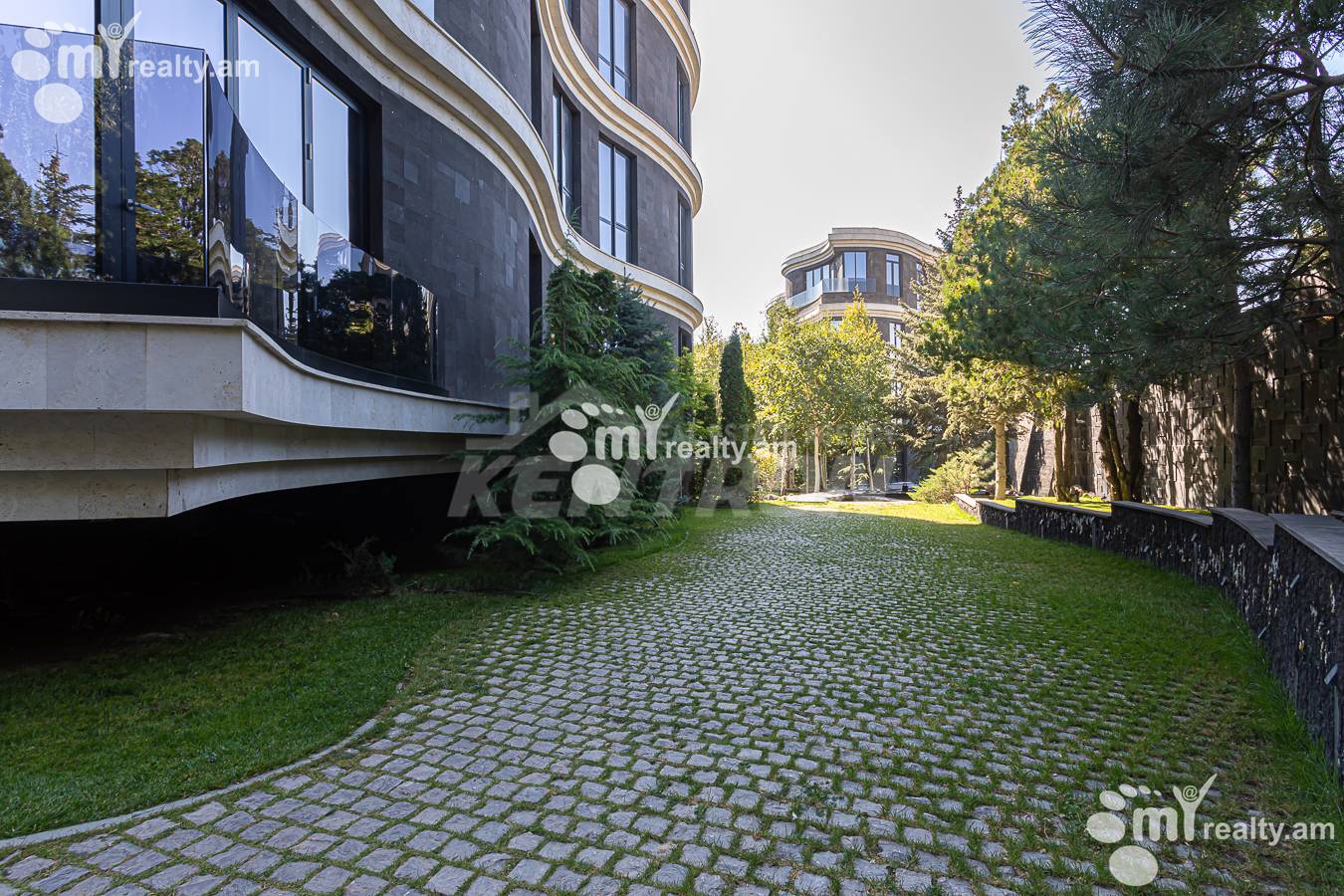 2 սենյականոց բնակարան  Գ. Հովսեփյան փող, Նորք-Մարաշ Երևան, 156820