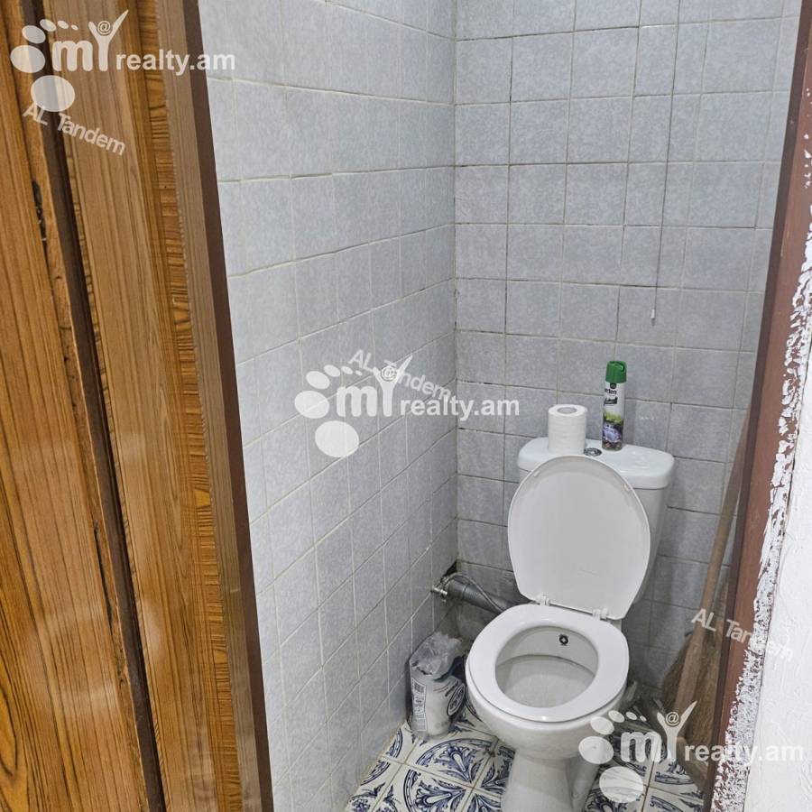 Commercial property for rent rue d'Abovyan, Center Yerevan, 134690