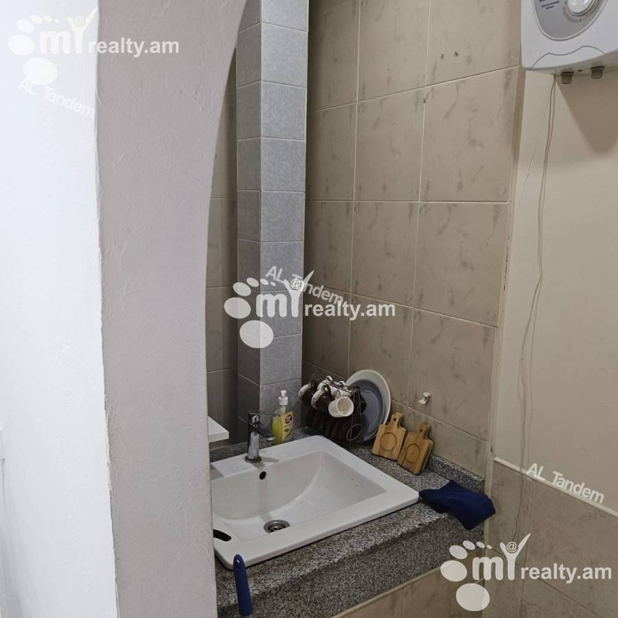 Commercial property for rent rue d'Abovyan, Center Yerevan, 134690