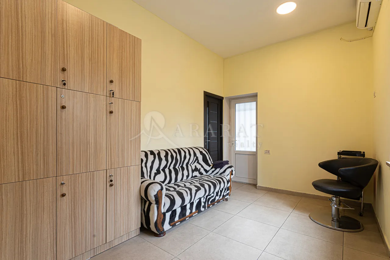 Commercial property for sale Mashtots Ave, Center Yerevan, 157989