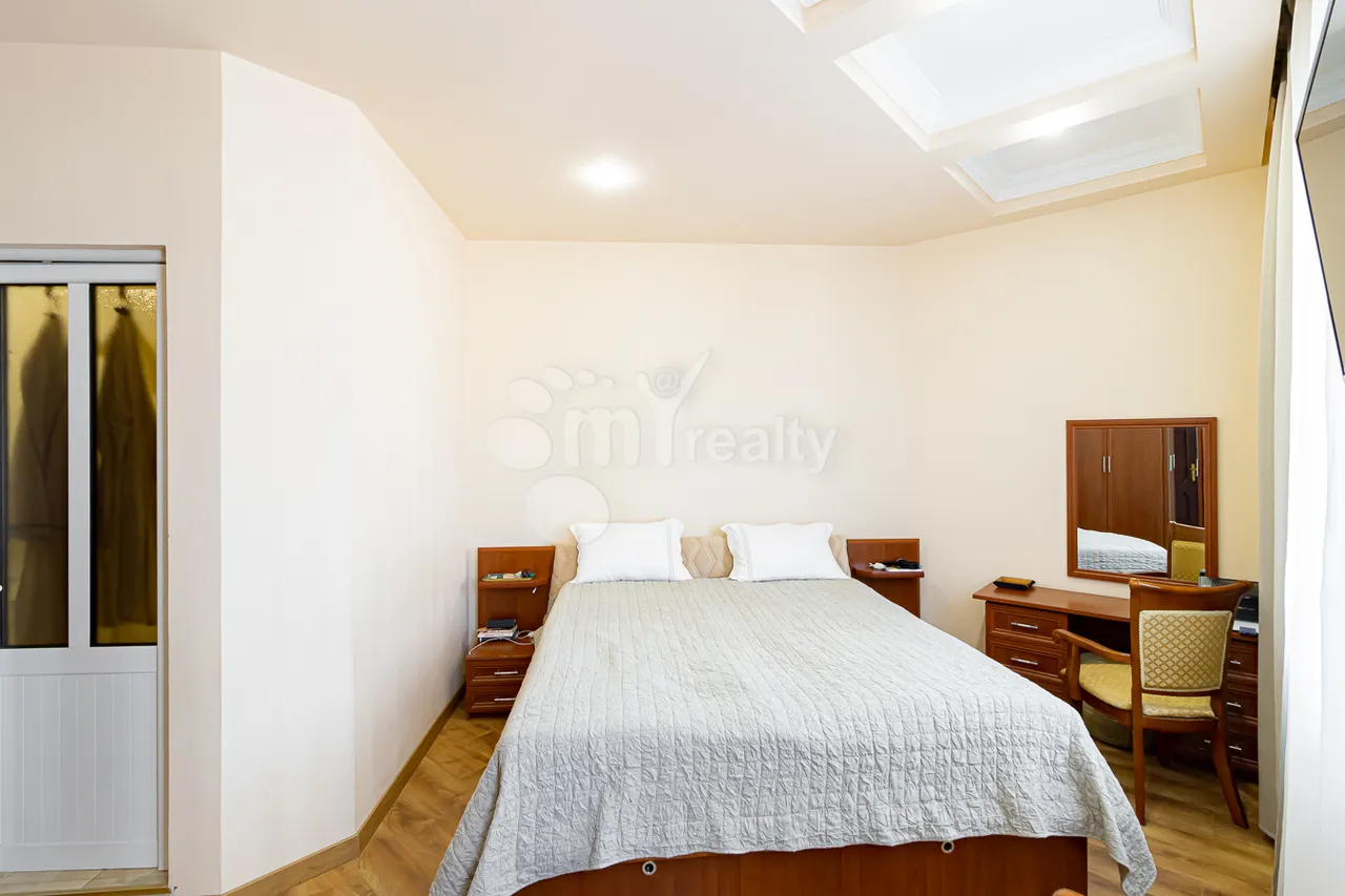 3 bedroom apartment for sale Pushkin St, Center Yerevan, 160594