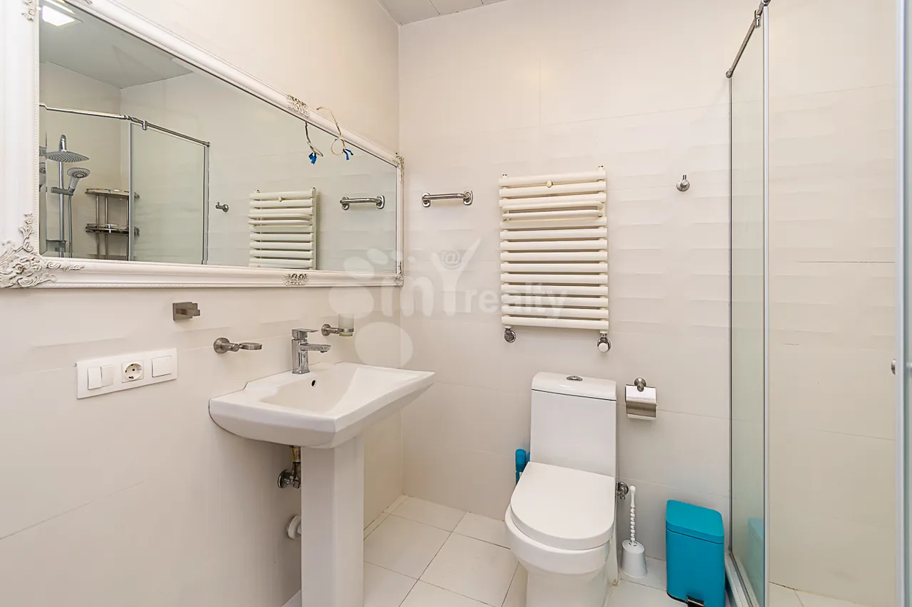 4 bedroom apartment for sale Hanrapetutyan St, Center Yerevan, 159788