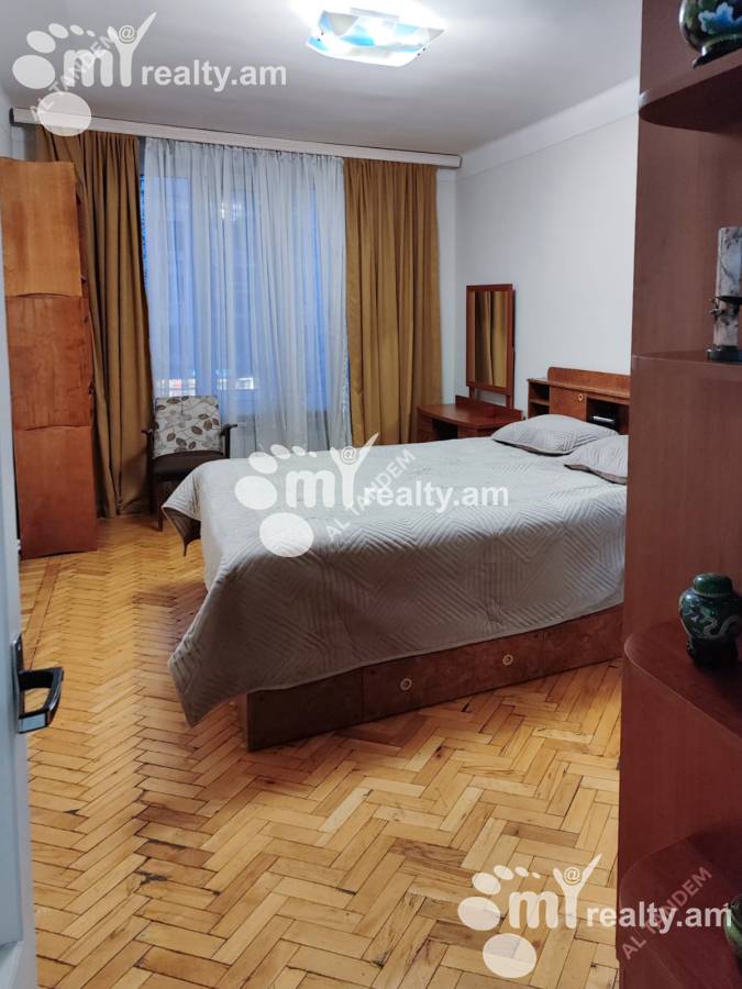 Снять 3 комнатную квартиру Абовян ул, Центр Ереван, 142503