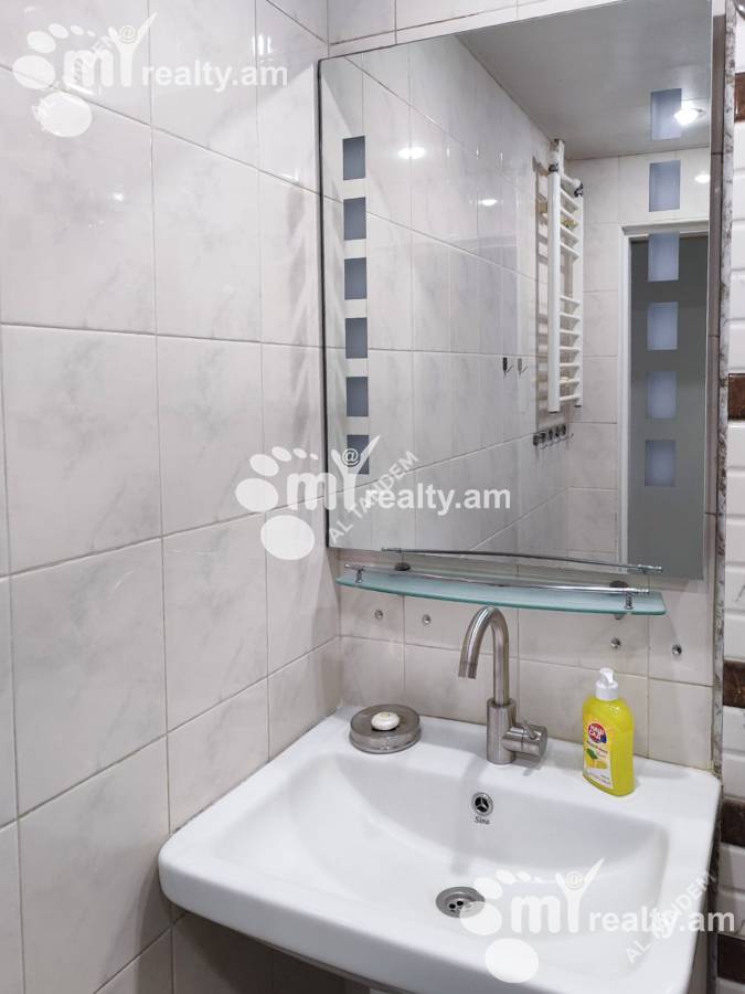 Снять 3 комнатную квартиру Абовян ул, Центр Ереван, 142503