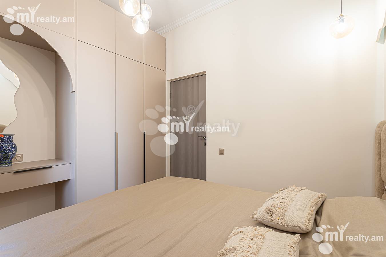 Снять 2 комнатную квартиру Аргишти ул, Центр Ереван, 156810