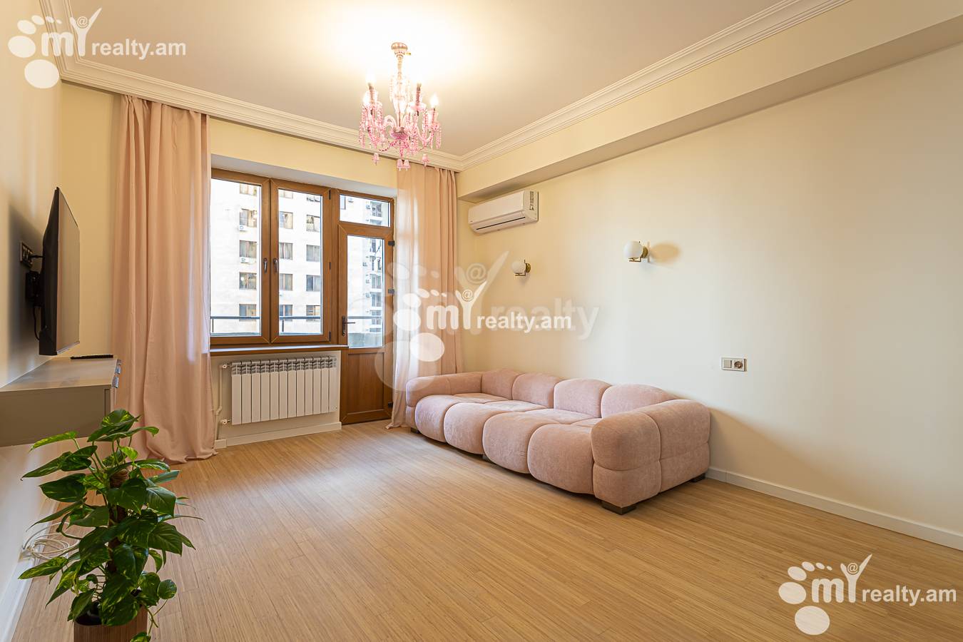 Снять 2 комнатную квартиру Аргишти ул, Центр Ереван, 156810