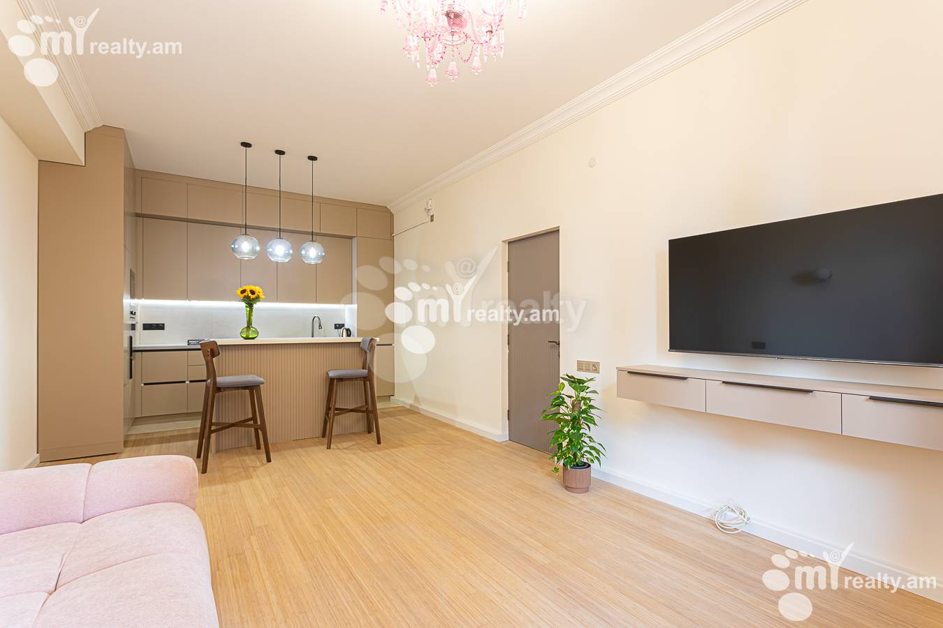 Снять 2 комнатную квартиру Аргишти ул, Центр Ереван, 156810