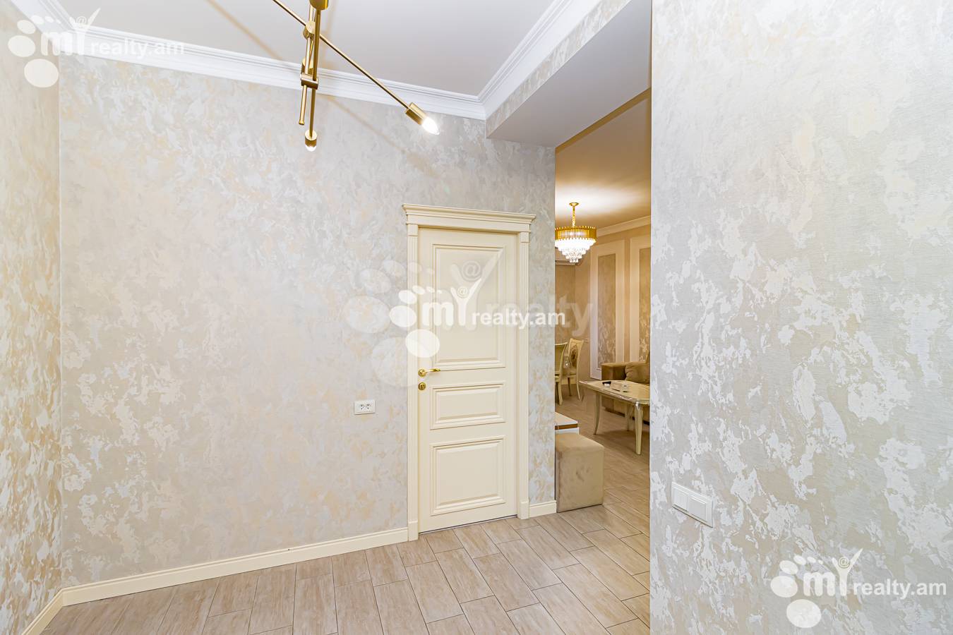 3 bedroom apartment for rent Amiryan St, Center Yerevan, 154485