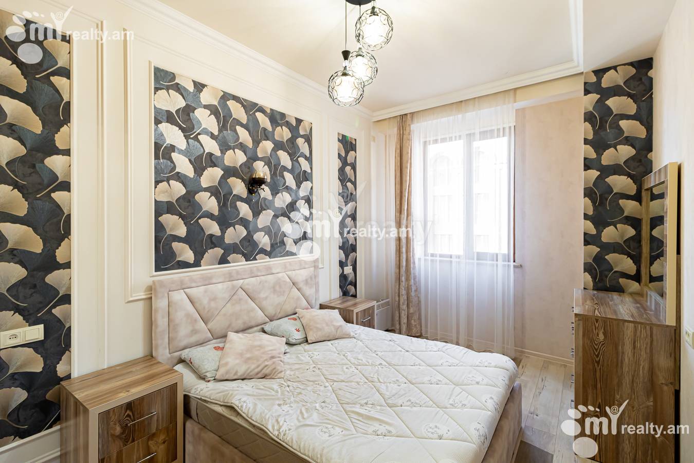 3 bedroom apartment for rent Amiryan St, Center Yerevan, 154485