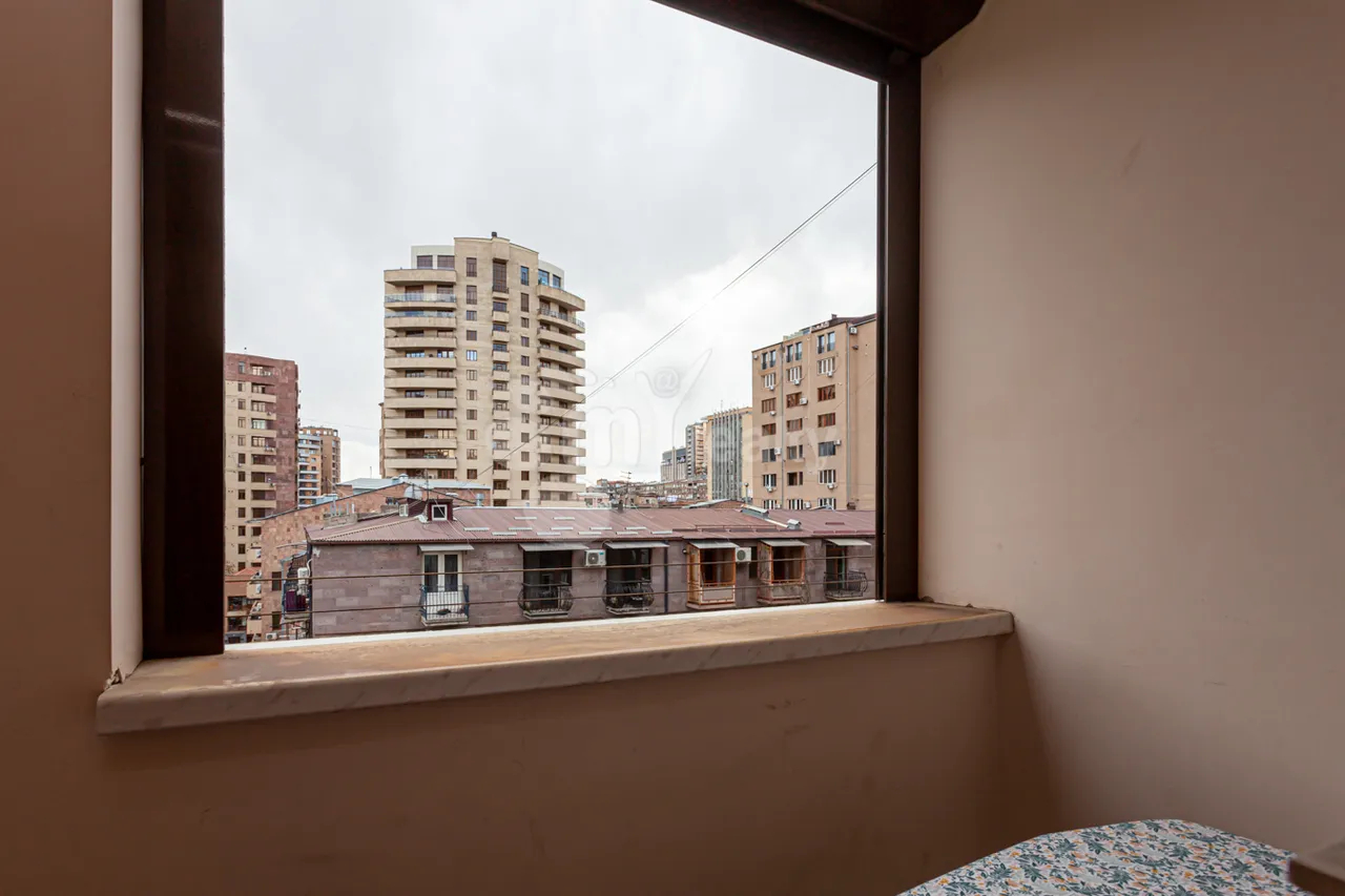 2 սենյականոց բնակարան վարձով Պուշկինի փող, Կենտրոն Երևան, 160201