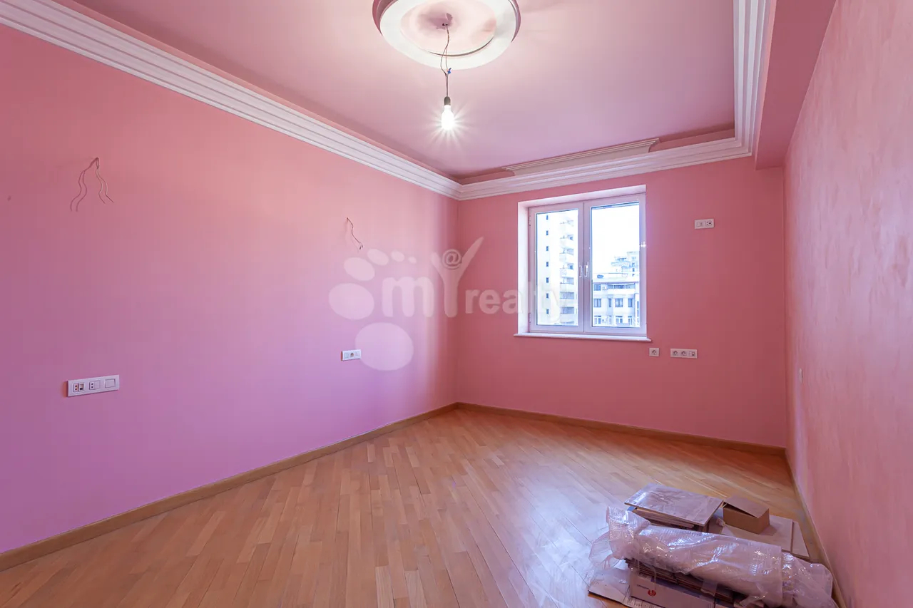 4 bedroom apartment for sale Teryan St, Center Yerevan, 160262