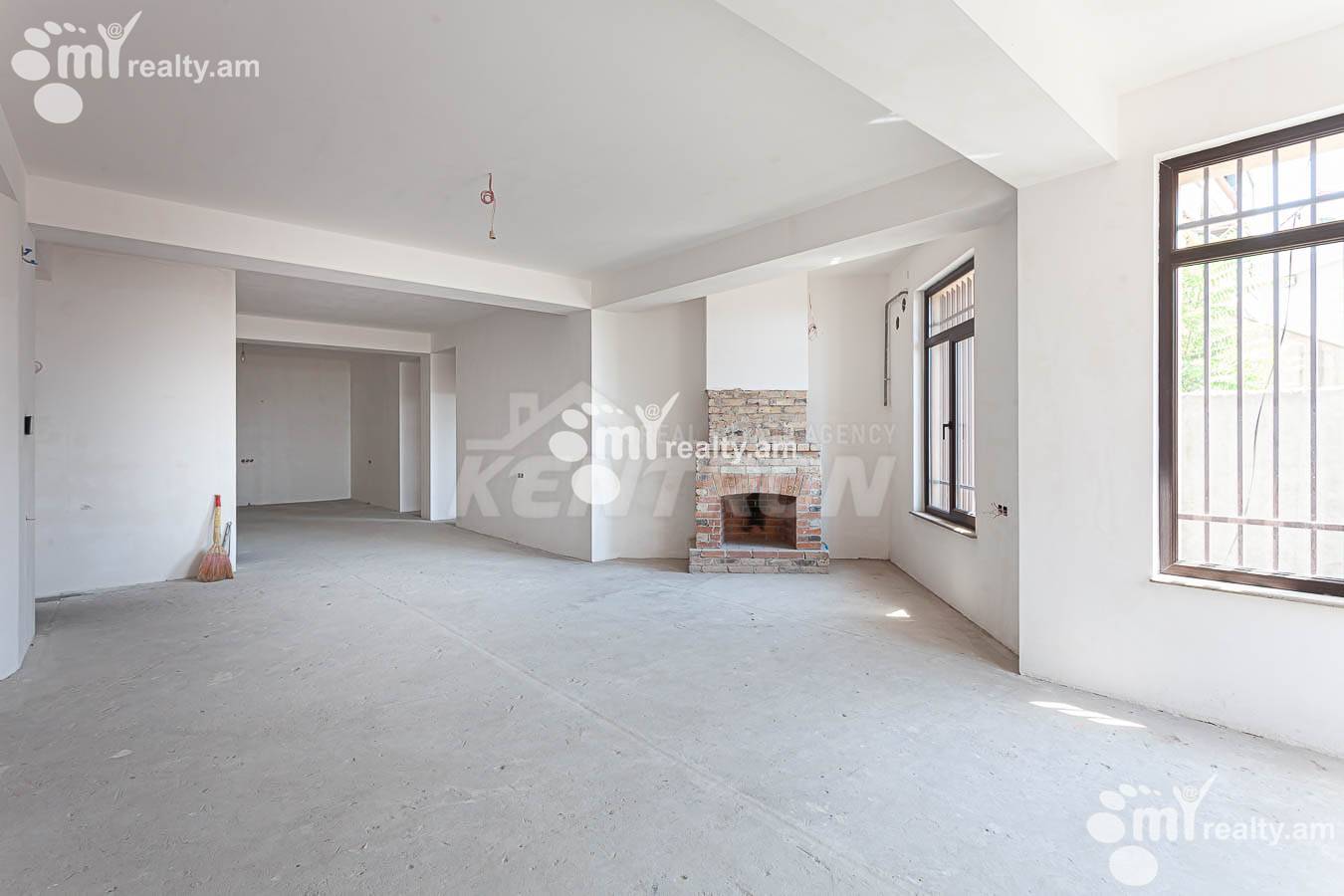 3 bedroom apartment for sale Antarayin, G. Gasparyan street, Center Yerevan, 154765