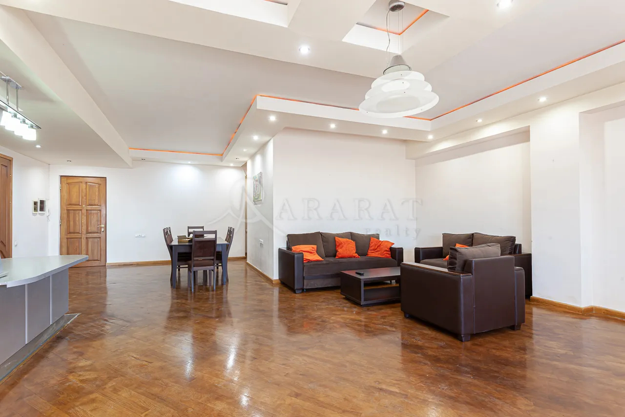 3 bedroom apartment for sale (خیابان نورترن (شمالی, مرکز شهر ایروان, 159097