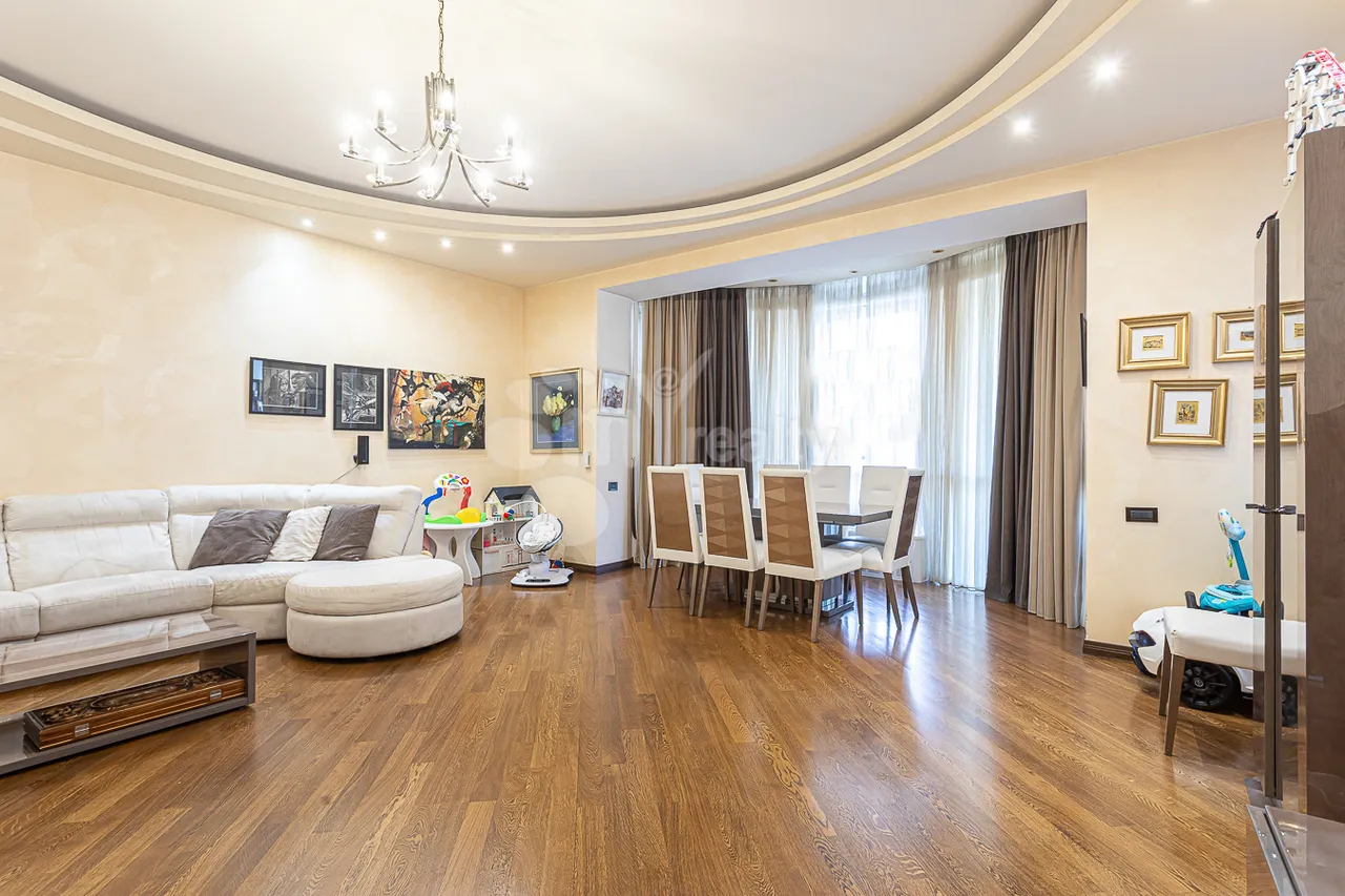 3 bedroom apartment for sale rue d'Amiryan, Center Yerevan, 160794