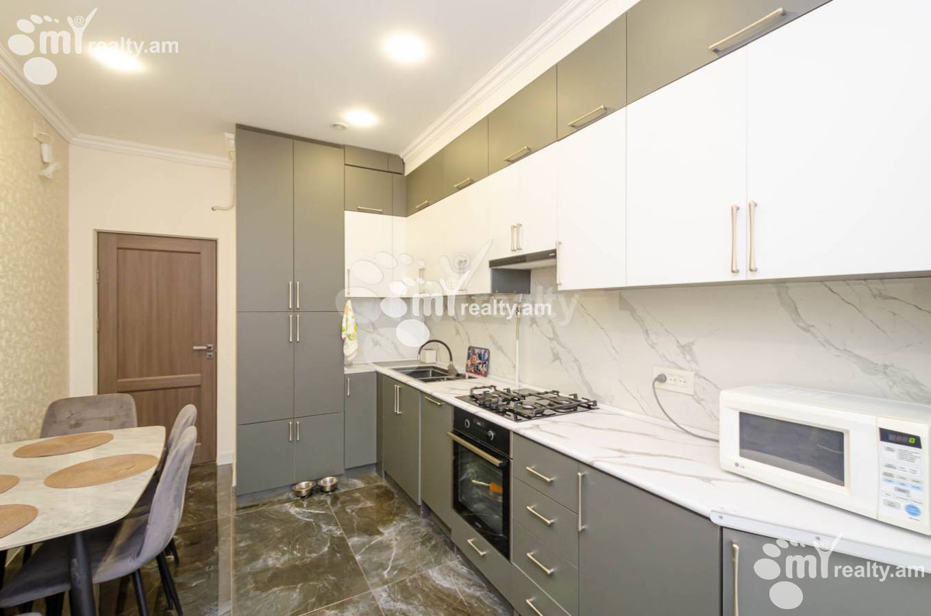 3 սենյականոց բնակարան  Կ. Ուլնեցու փող., Քանաքեռ-Զեյթուն Երևան, 140341