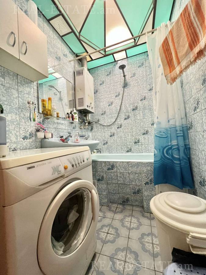 Купить 3 комнатную квартиру Врацакан ул, Арабкир Ереван, 129611