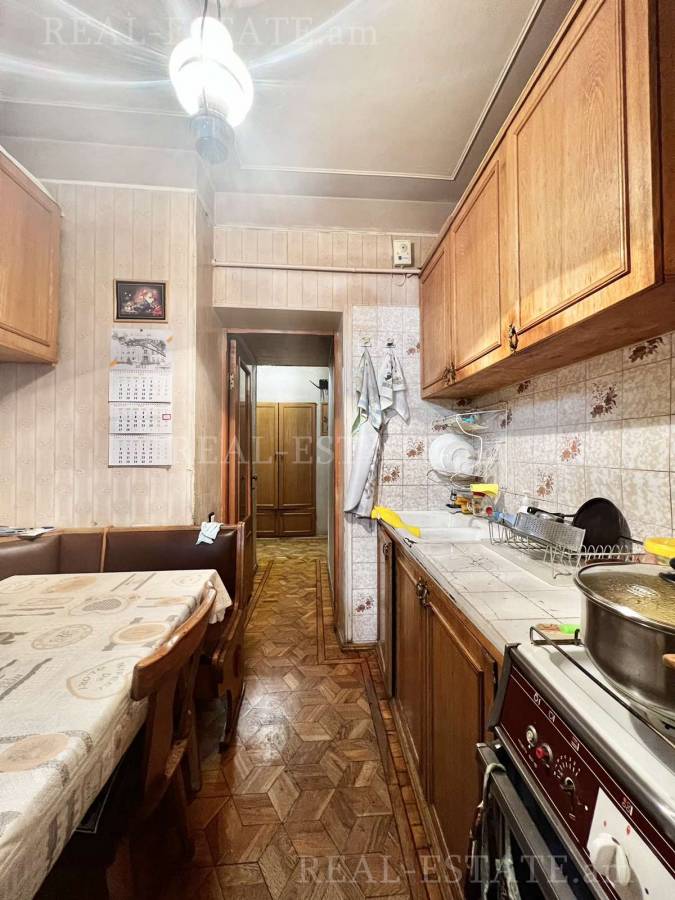 Купить 3 комнатную квартиру Врацакан ул, Арабкир Ереван, 129611