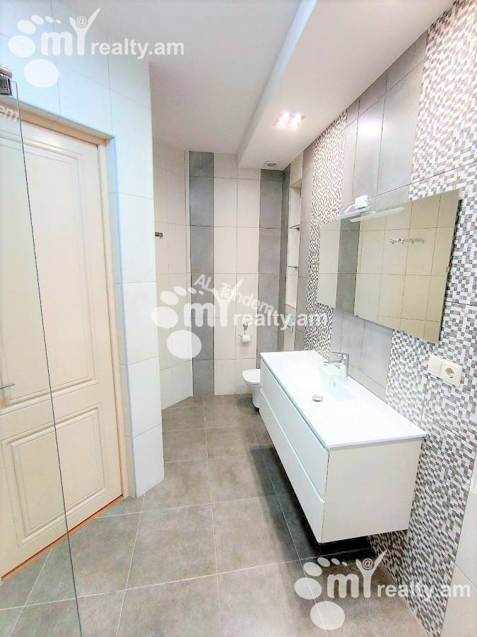 Купить 4 комнатную квартиру Антараин ул, Центр Ереван, 140587