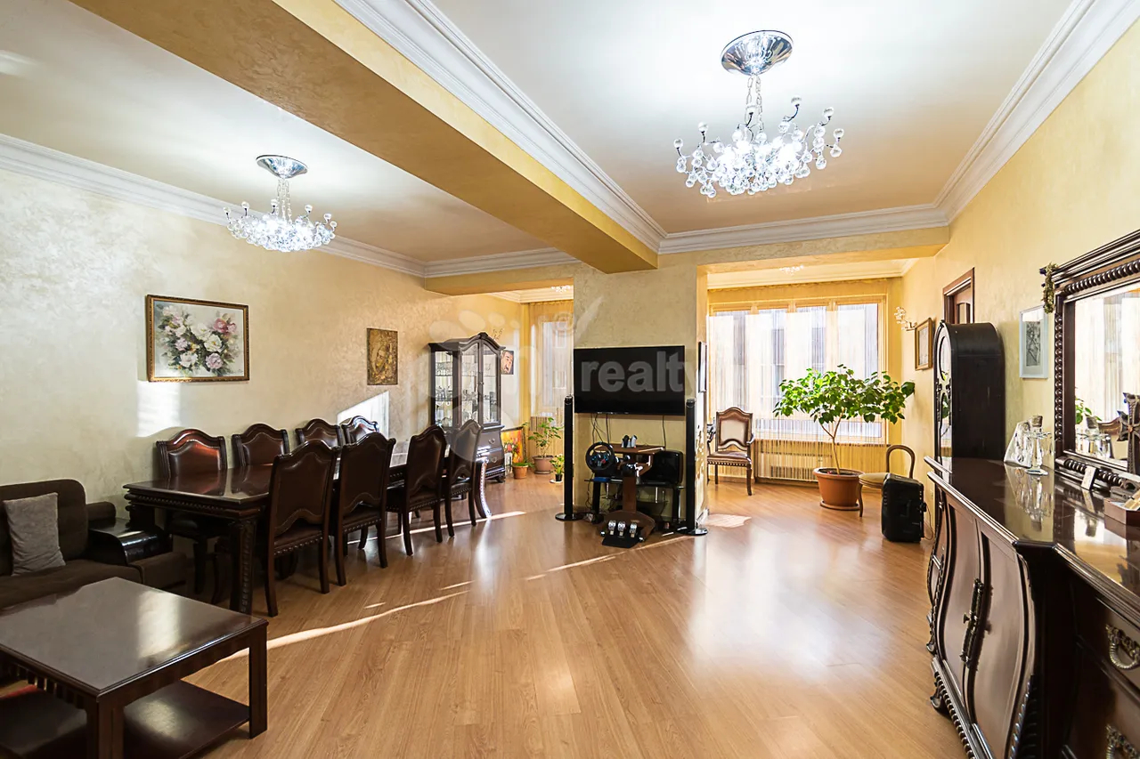 4 bedroom apartment for sale Hin yerevantsi St, Center Yerevan, 159857