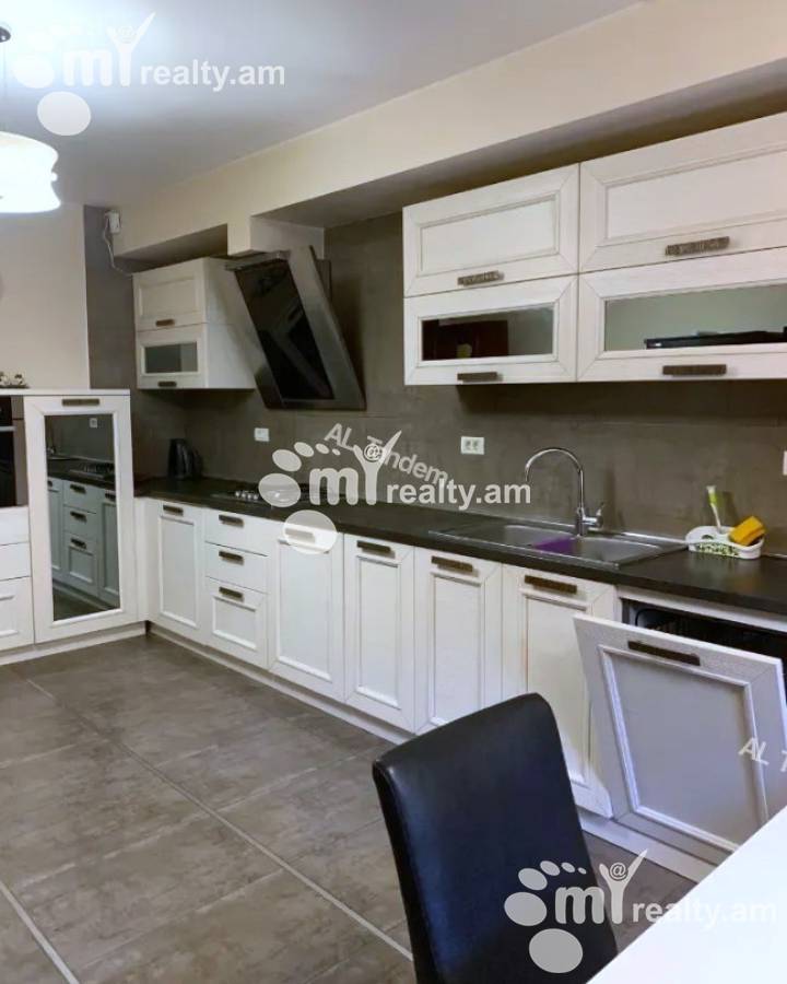 Купить 5 комнатную квартиру Чаренц ул, Центр Ереван, 142569