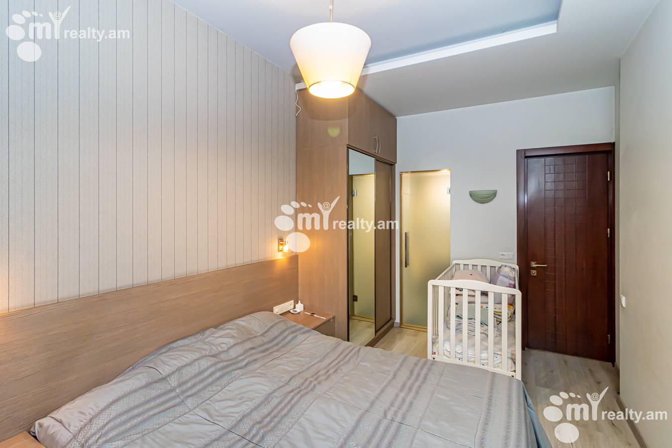 3 bedroom apartment for sale خیابان هِراتسی, مرکز شهر ایروان, 143129