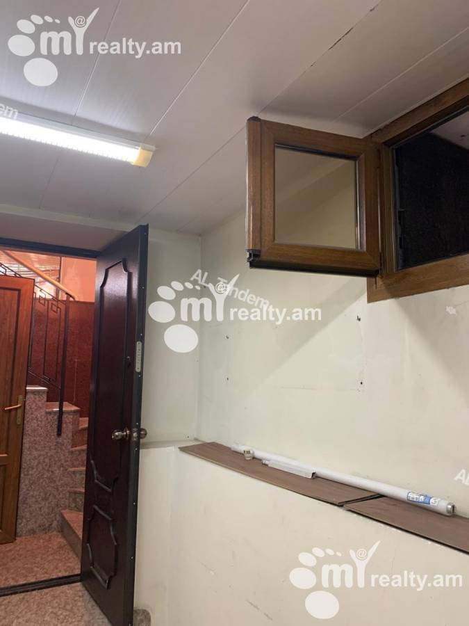 Commercial for rent خیابان کومیتاس, عربگیر ایروان, 156504