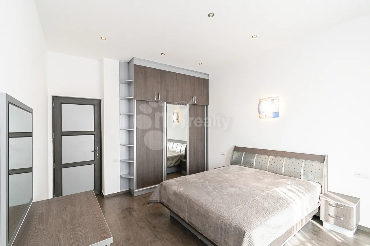 4 bedroom apartment for rent Aram St, Center Yerevan, 159129