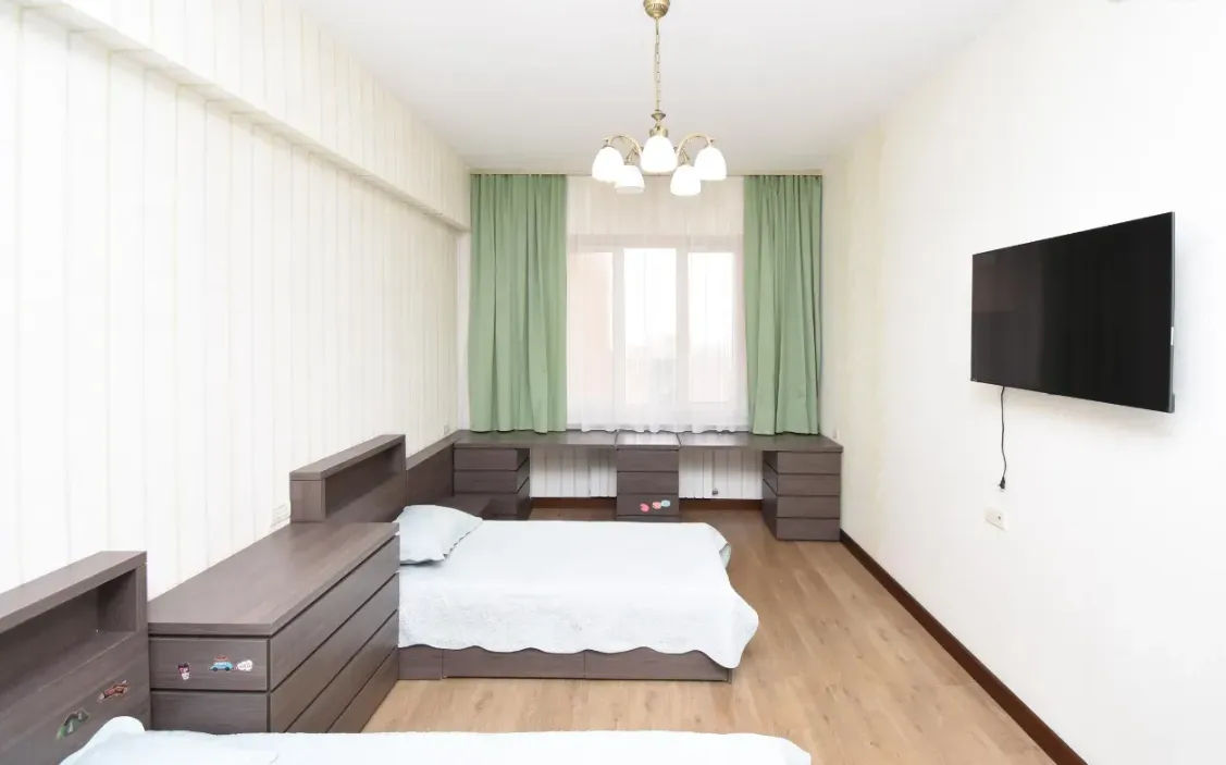 3 bedroom apartment for rent Buzand St, Center Yerevan, 157276