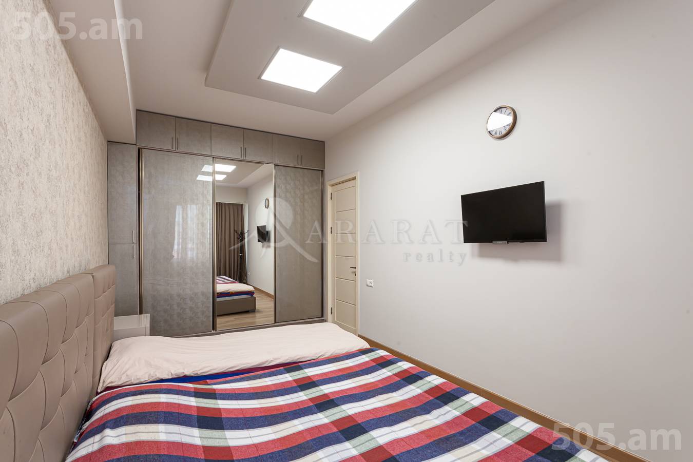 Купить 3 комнатную квартиру Гюлбенкян ул, Арабкир Ереван, 149327