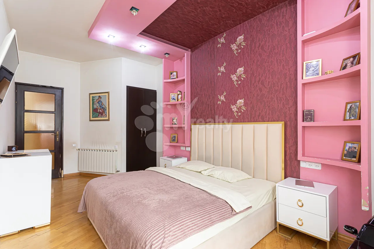 4 bedroom apartment for sale M.Khorenatsi St, Center Yerevan, 159808