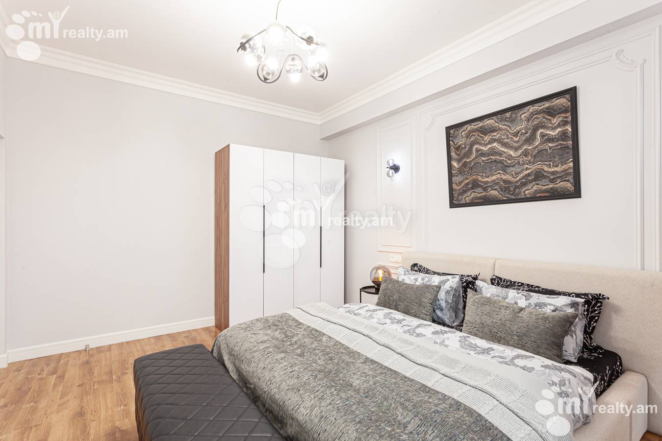 4 bedroom apartment for sale M․ Melqonyan str, مرکز شهر ایروان, 154447